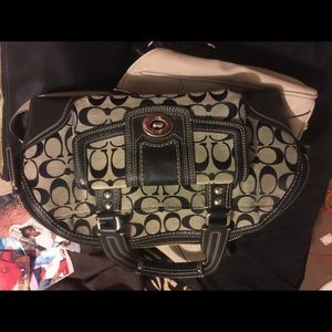 Coach purse 90.00 mk purse 30 mini coach 8 toms 20